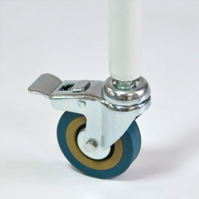 Кресло-стул с санитарным оснащением (с колесами)